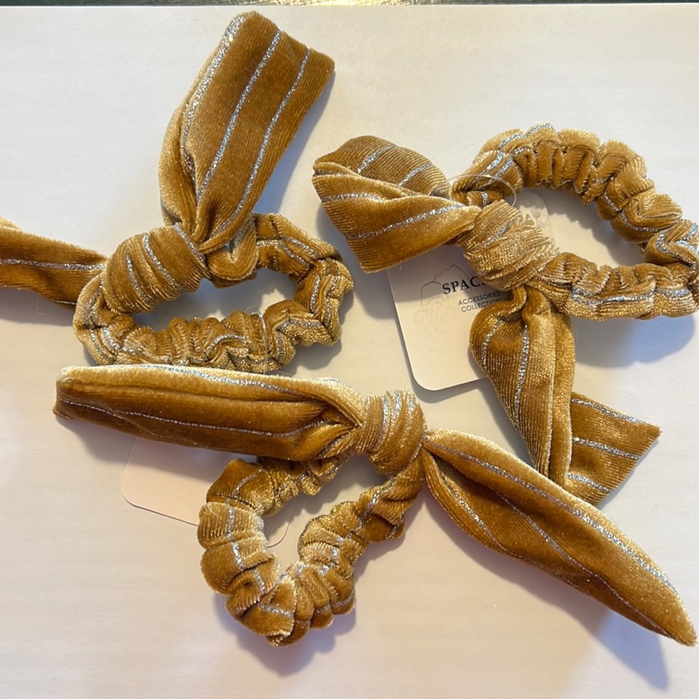 Hair scrunchies. NWT. Tan/brown with silver. 5 available.